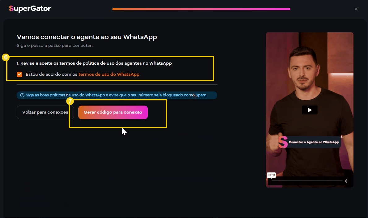 Imagem de tutorial mostrando como gerar código para conexão no WhatsApp usando o SuperGator, incluindo passos na tela e um rapaz explicando.