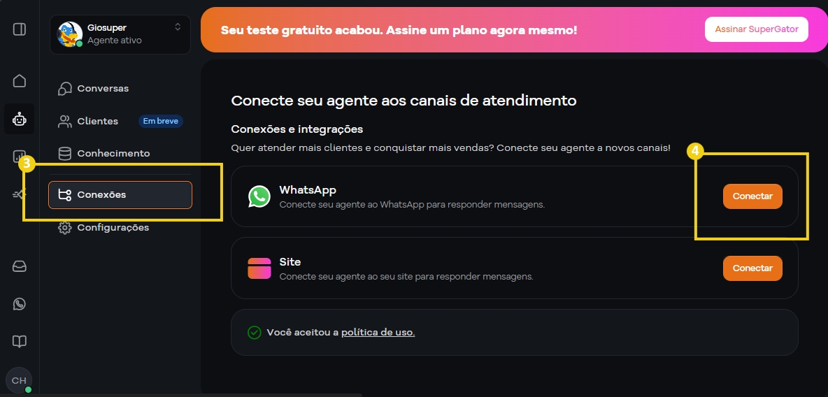 Imagem do painel de configurações de conexão no sistema de atendimento ao cliente, destacando a opção de conectar WhatsApp e site. Interface moderna com destaque em cores escuras e botões laranja.
